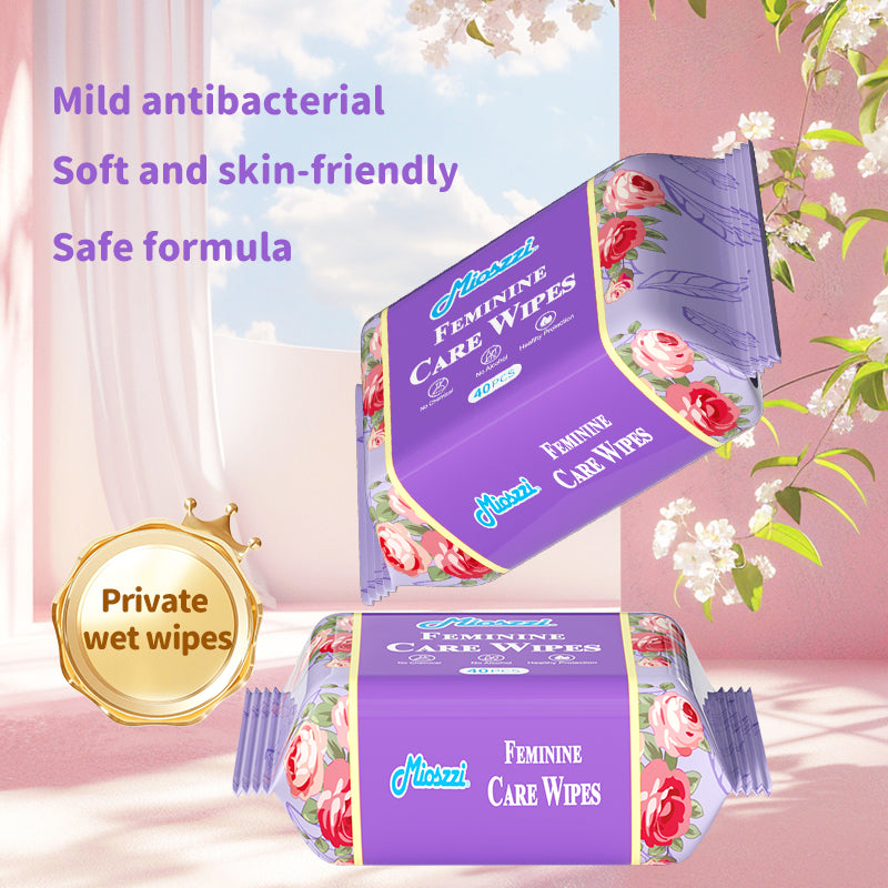 1. EDI-purified water is the main ingredient, soothing and moisturizing the skin.
2. Gentle and safe, does not contain preservatives and alcohol, and is friendly to sensitive skin.
3. Hypoallergenic formula, gentle and non-irritating.
4. Multi-purpose wipes, suitable for cleaning during menstruation and after long activities.
5. 40 pieces of small package design, convenient for travel.