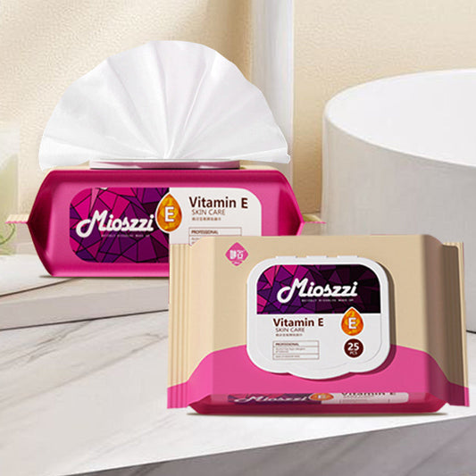 Does this Mioszzi makeup remover wipe have a fragrance? Is the smell pungent?