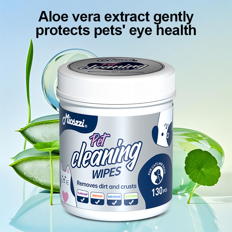 1. Added with aloe vera essence and fermented coconut oil, it cleans and deeply moisturizes pet skin and hair.

2. It does not contain dyes, bleach, etc., is gentle and non-irritating, suitable for cats and dogs, and can also be used by sensitive pets.

3. Removes sweat, body oil and stubborn dirt, deeply deodorizes and inhibits bacterial growth, and cleans more thoroughly.

4. The cleaning power reaches the root of the hair directly, and deeply cleans without residue, and the low-irritation formula reduces