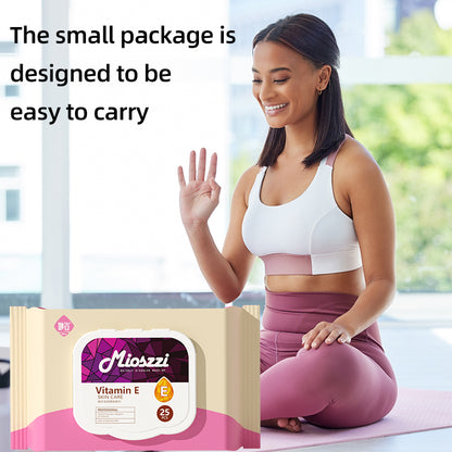 1. Makeup remover wipes containing vitamin E to remove makeup and moisturize the skin.

2. Hypoallergenic formula, no fragrance added no irritating chemicals.

3. Powerfully remove dirt, oil and makeup, leaving your face feeling refreshed, moisturized and clean.

4. Smooth texture cleansing wipes, low friction, will not damage the stratum corneum.

5. Portable packaging, suitable for daily skin care and travel essentials.